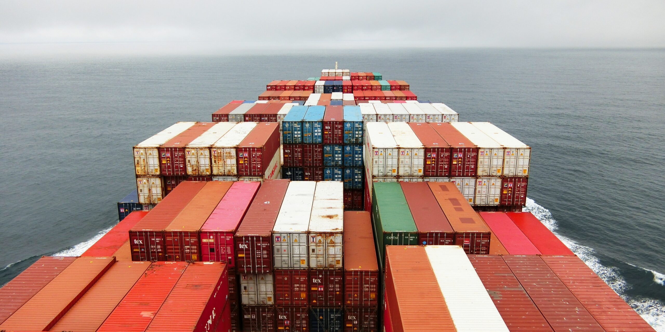 Het efficiënt transporteren van containers met Adaption