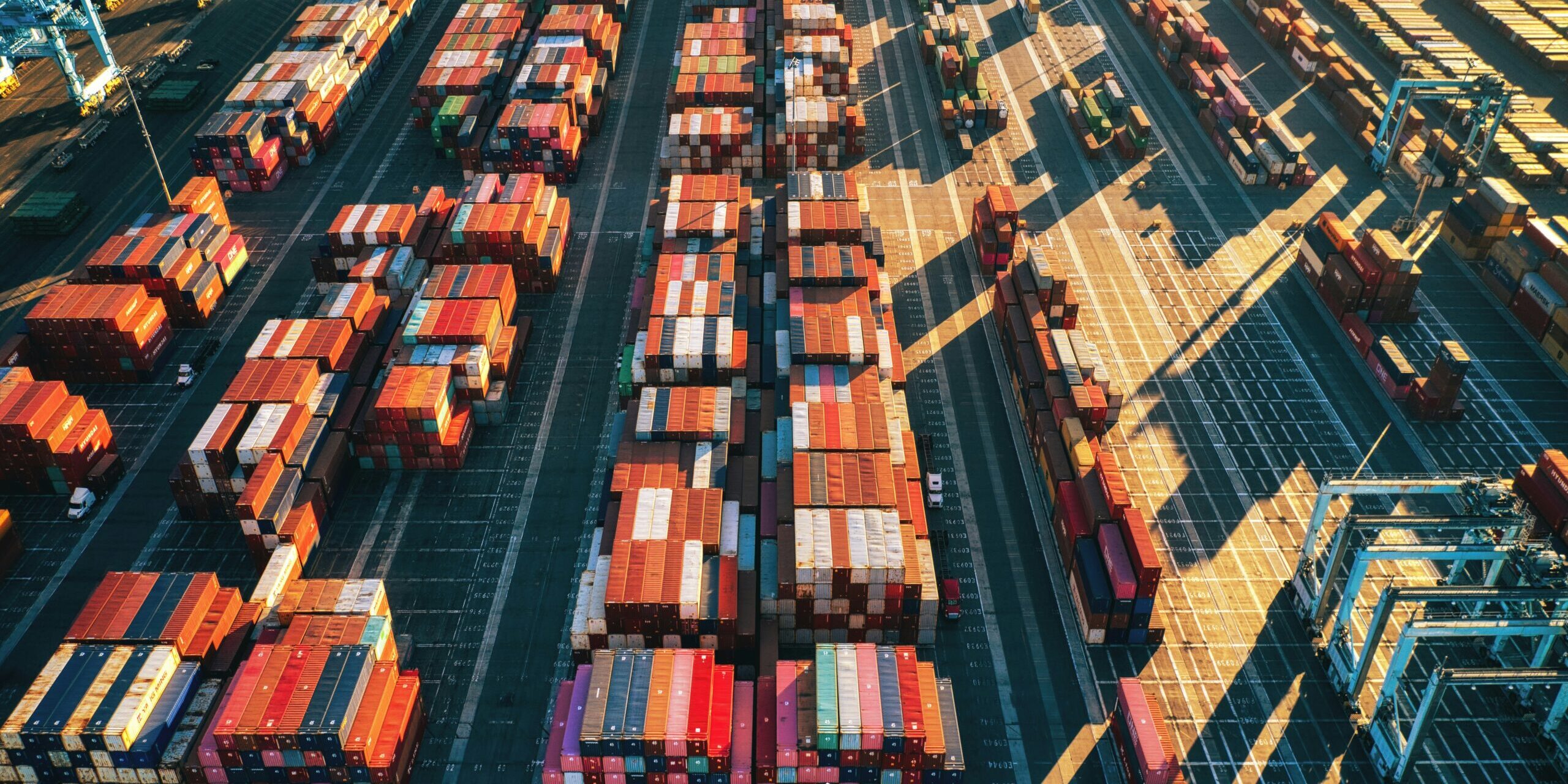 Rotterdam Botlek is een van de grootse Container terminals in Europa.