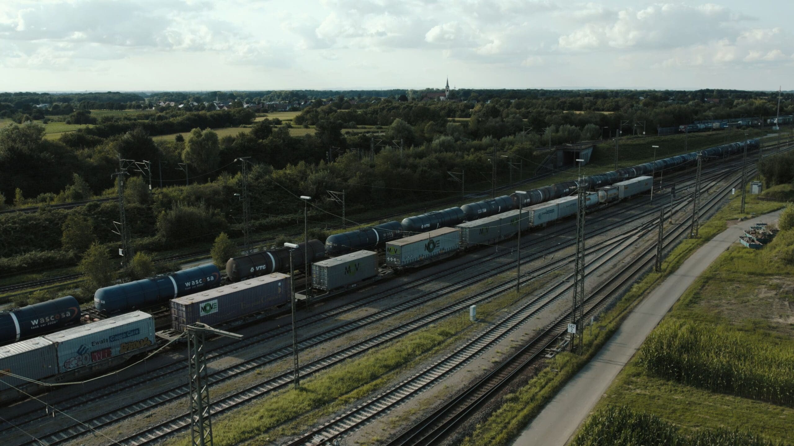 Intermodaal transport per spoor groeit in Europese bulk- en containerketens. Lees welke corridors relevant zijn in 2026, waar kansen liggen en welke drempels verladers moeten meenemen.