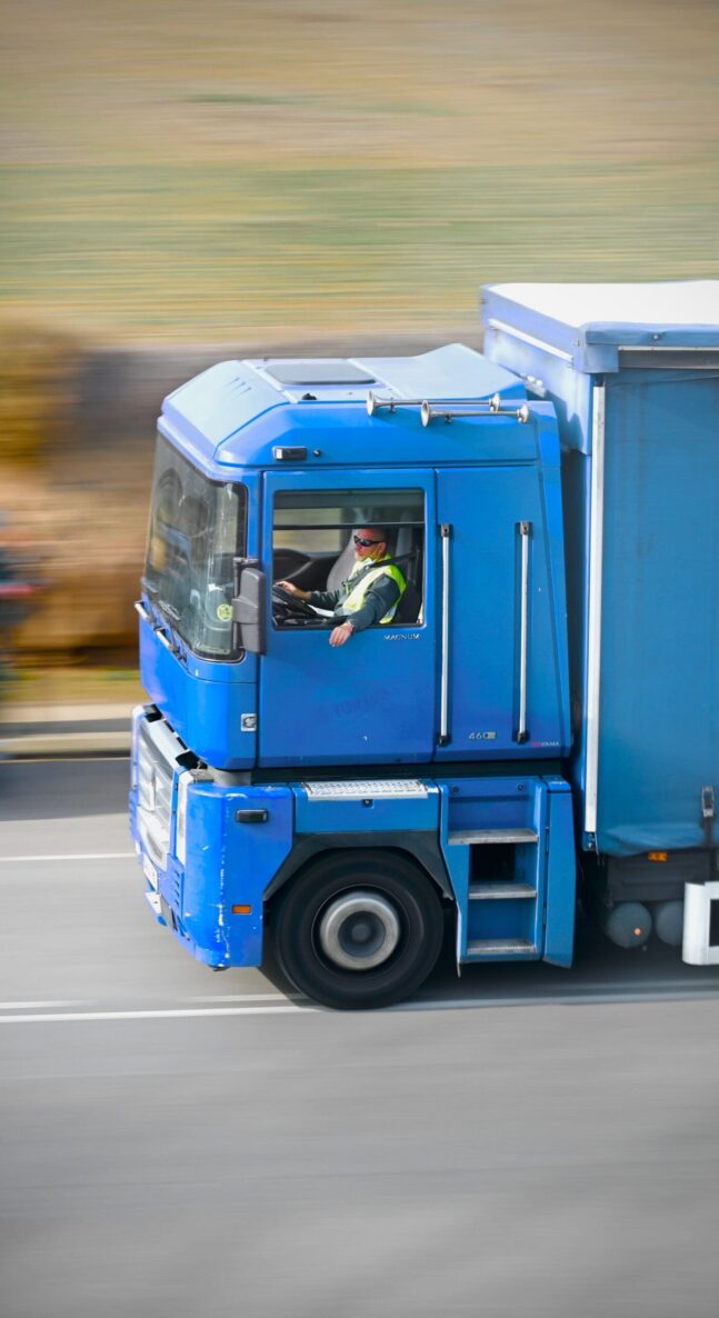 Adaption ondersteunt vrachtwagenchauffeurs met de Driver App binnen het TMS
