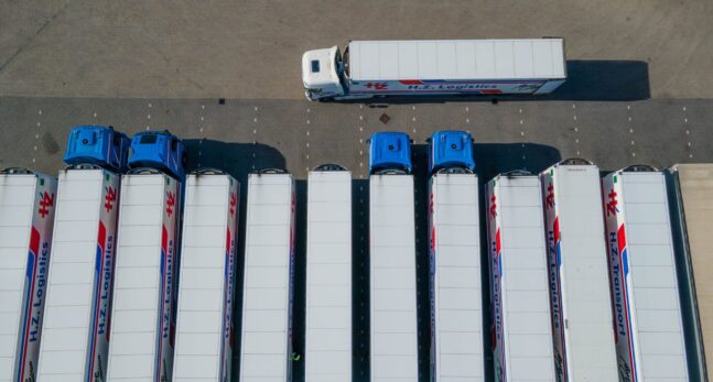 Ontdek hoe je met Adaption TMS meer grip houdt op charters, transportkosten en uitbestede ritten.
