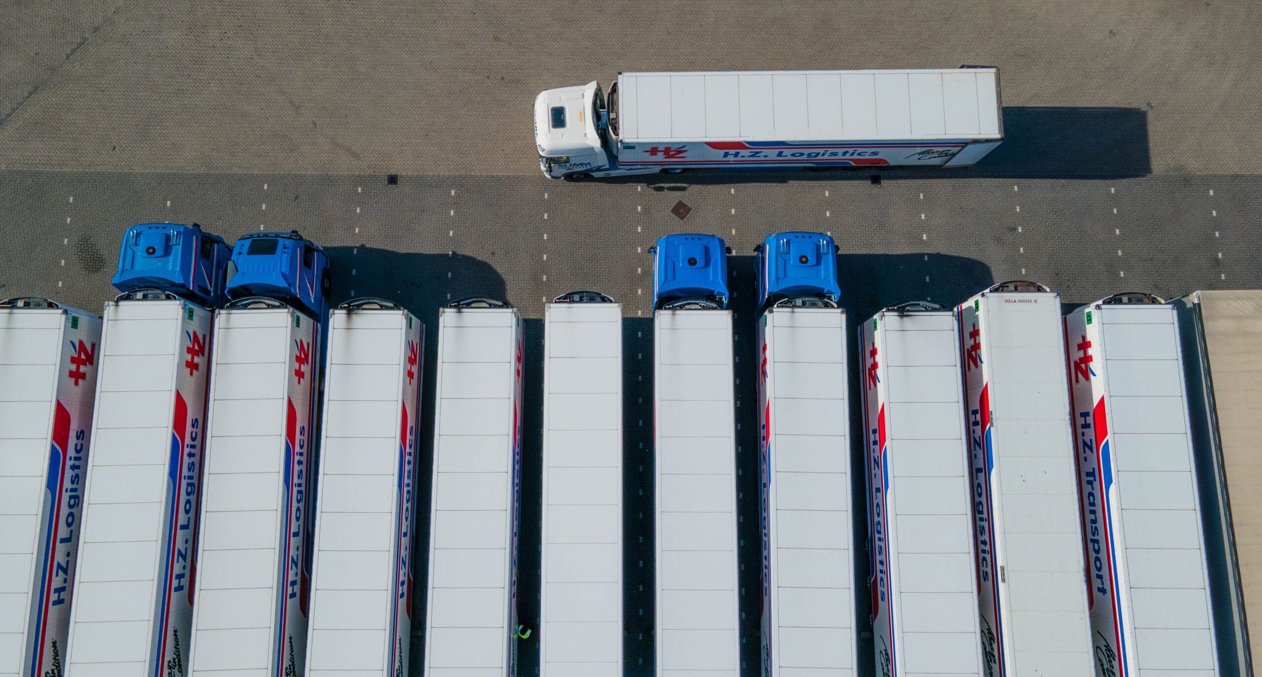 Ontdek hoe je met Adaption TMS meer grip houdt op charters, transportkosten en uitbestede ritten.
