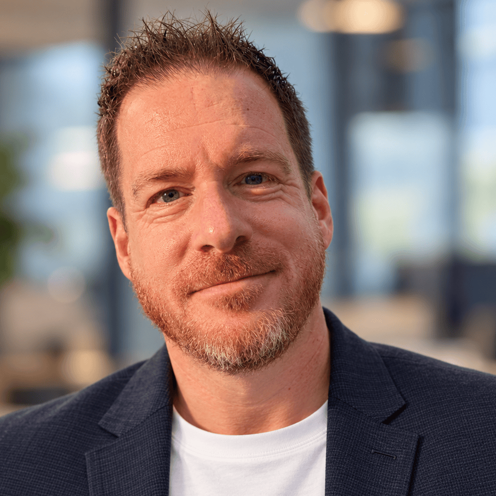 Marcel Hoogenraad. Manager Marketing & Custom Solutions bij Adaption, met een sterke interesse in digitalisering, AI en de toekomst van logistieke software