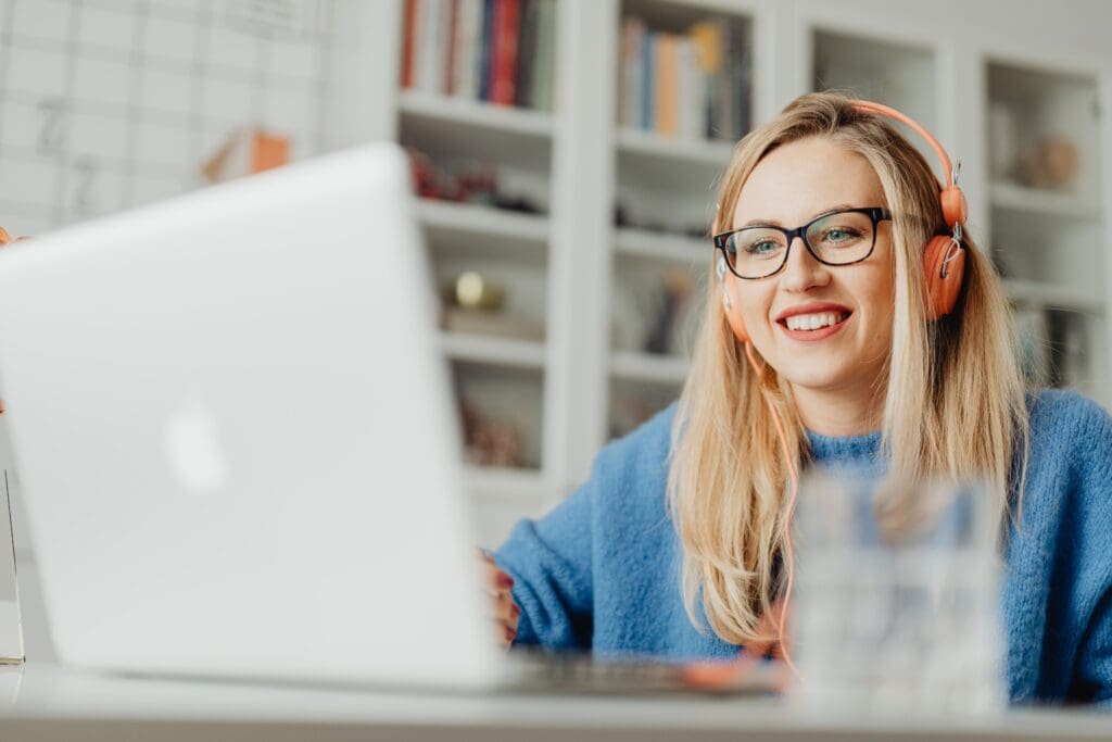 In onze webinars delen onze specialisten kennis en ervaringen uit de praktijk. We behandelen actuele onderwerpen binnen de logistiek en laten zien hoe bedrijven hun processen slimmer en overzichtelijker kunnen organiseren.